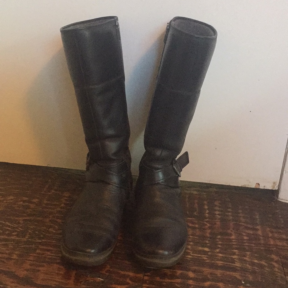 UGG Waterproof Leather Boots 8.5